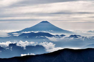 日本樱岛火山喷发，震撼世界的烟柱高达2700米