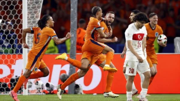 Netherlands mount Euros comeback against Turkey to set up England semi